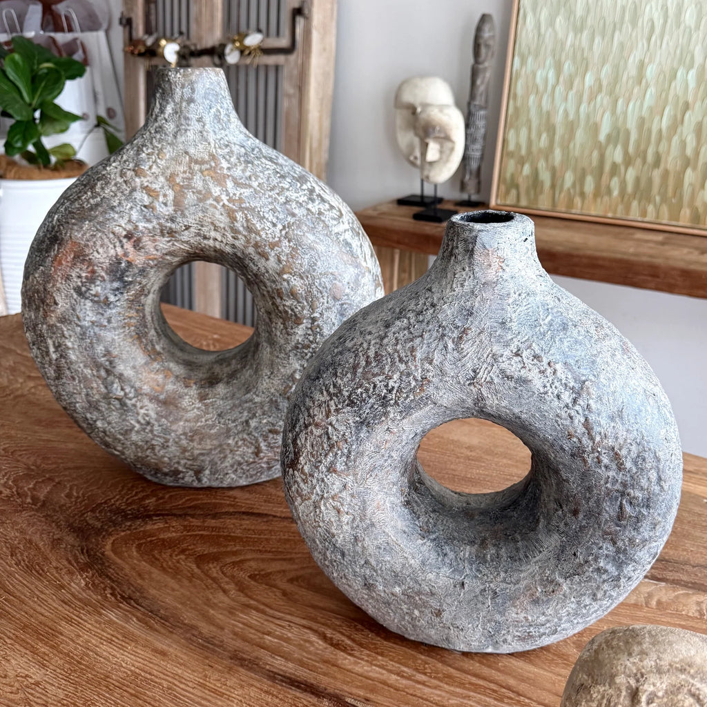 Raka Vase