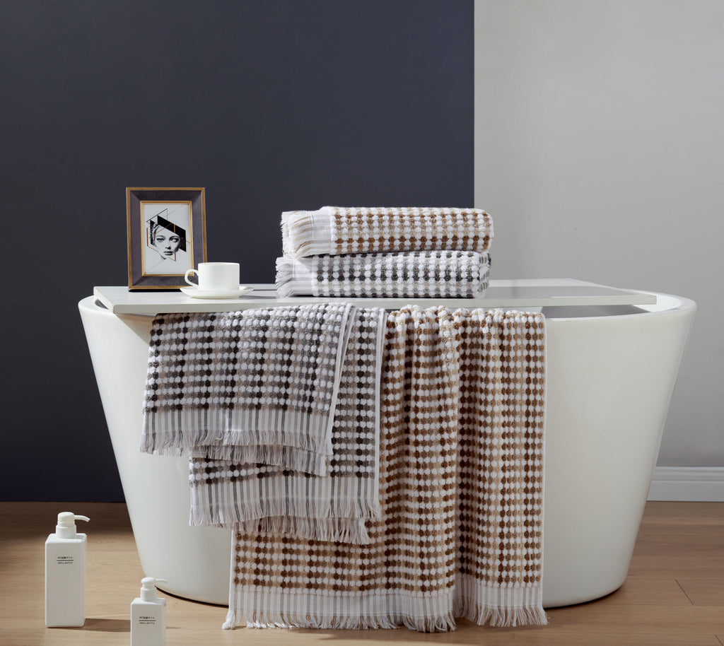 Jenny Mclean Pom Pom Bath Towel - Natural