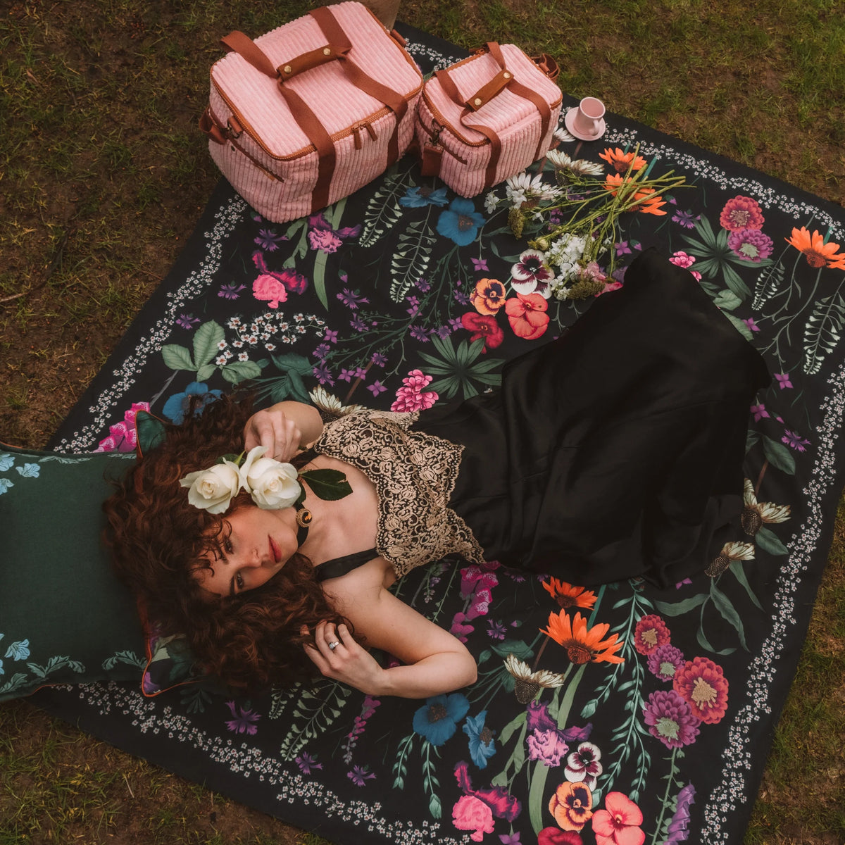 Flourish Picnic Rug - Clover