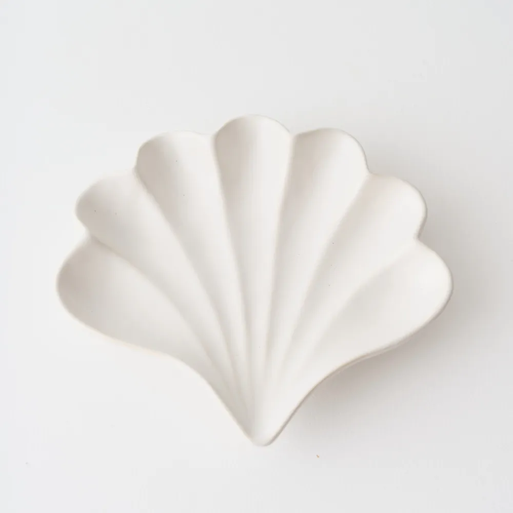 Large Nereus Shell Dish - White