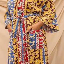 Robe - Thea Vermillion