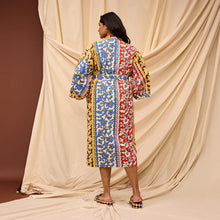 Robe - Thea Vermillion