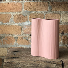 Ribbed Infinity Vase - Medium