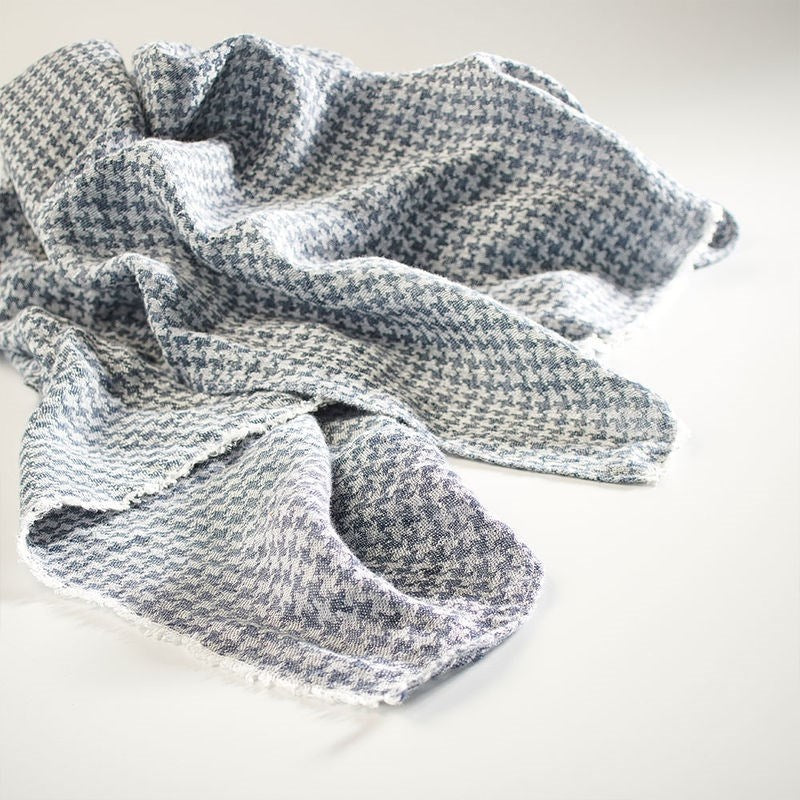 Houndstooth Throw - Navy